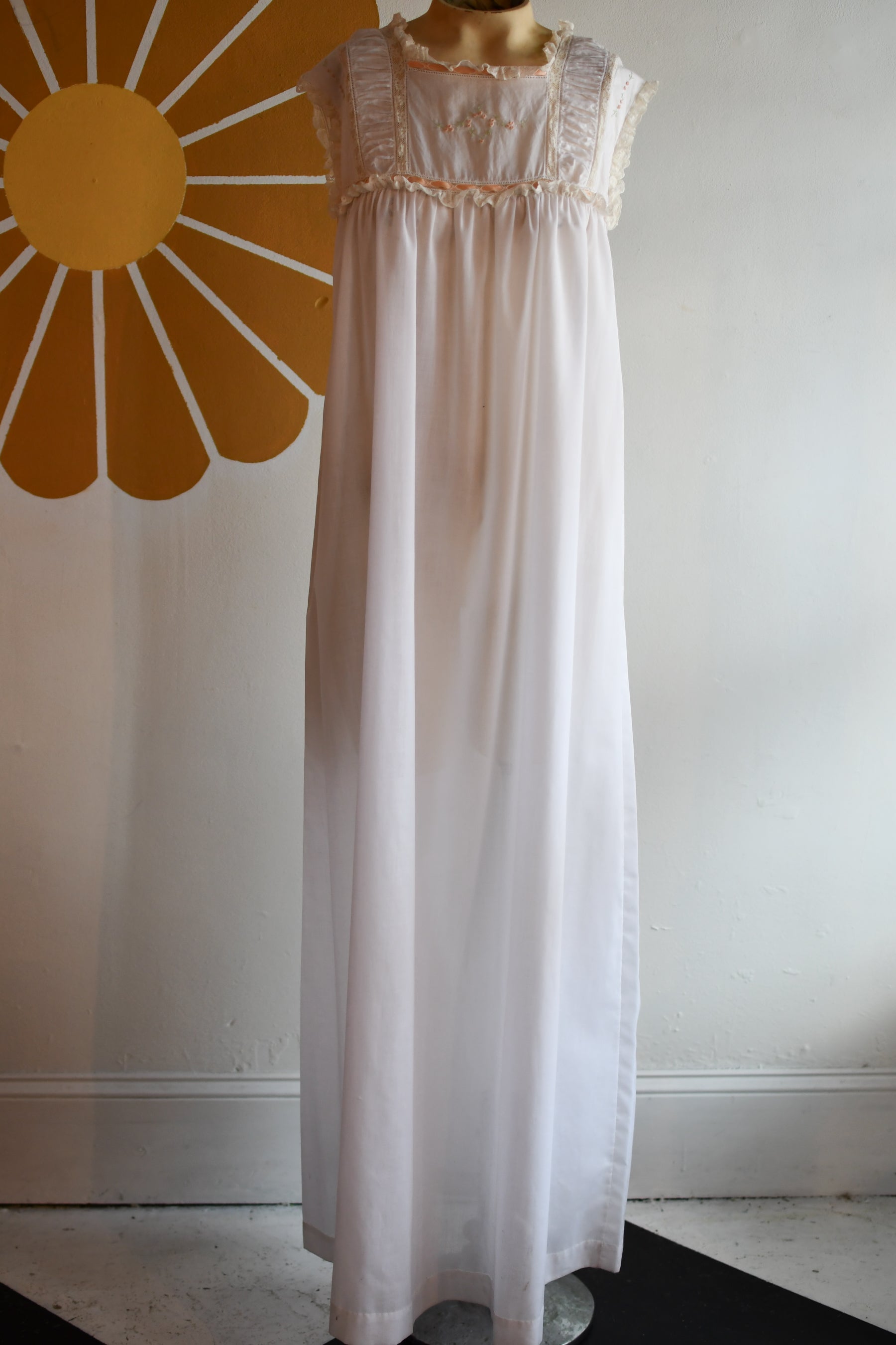 Vintage Handmade French Lace 100% Cotton Nightgown // Antique Style Victorian Boho Nightgown Maxi Dress