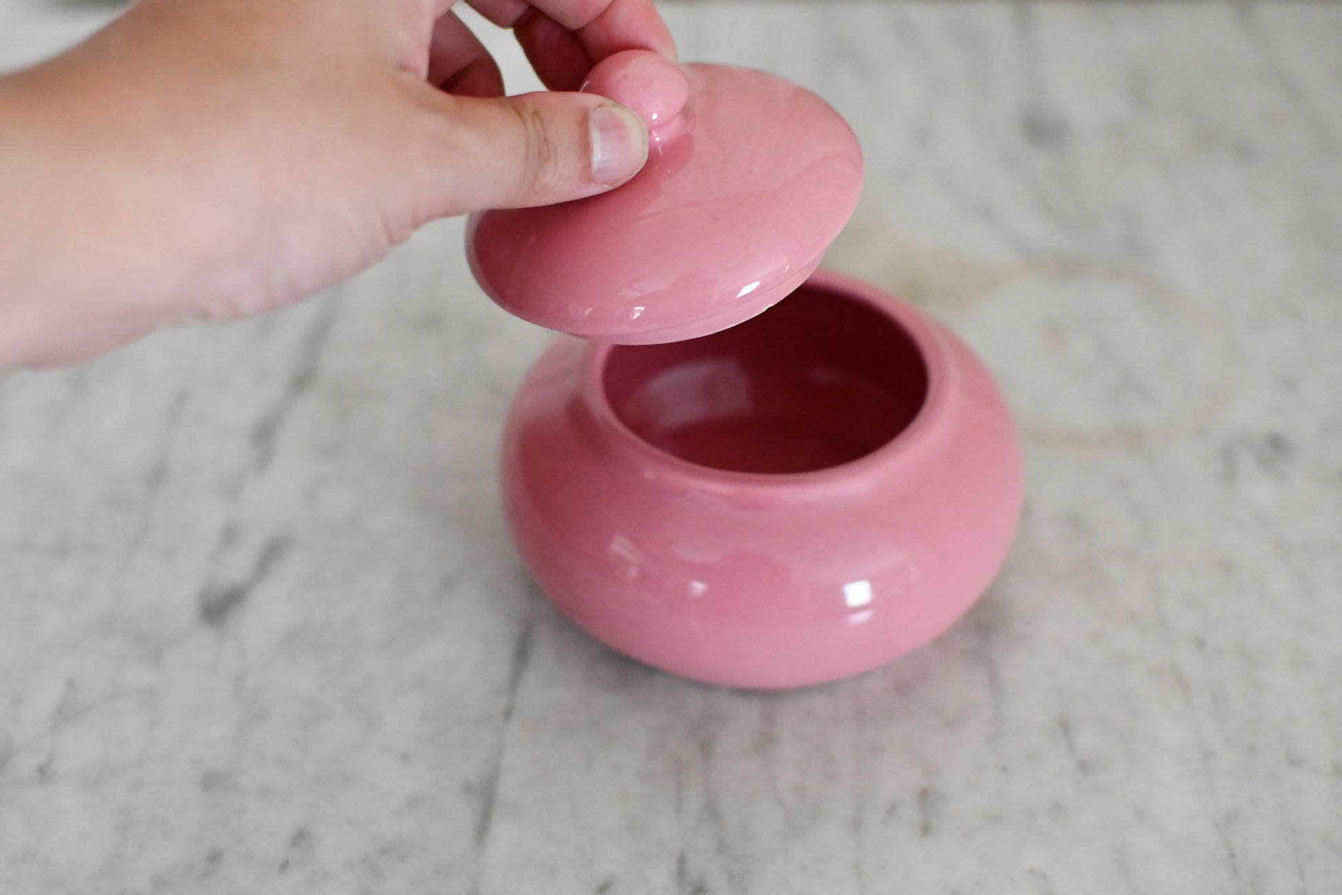 Vintage Mauve Pink Post Modern Ceramic Lidded Sugar Bowl